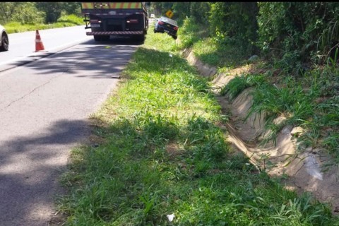 Um atropelamento deixou dois trabalhadores